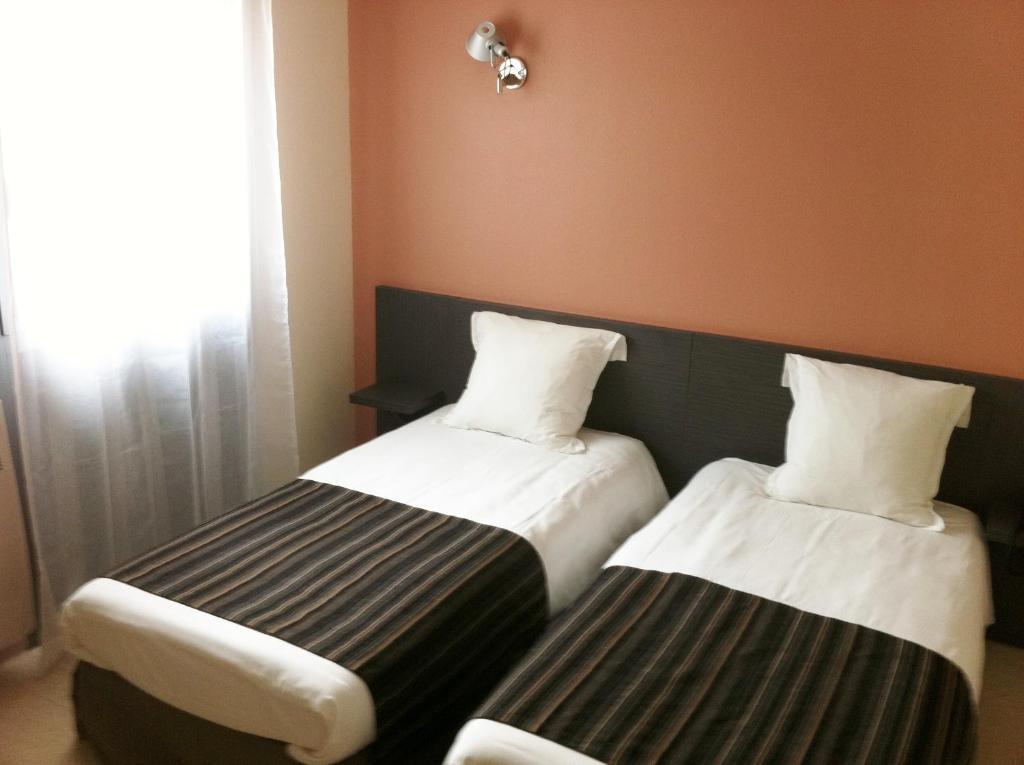Fasthôtel Le Râle Des Genêts Dun-sur-Meuse Quarto foto